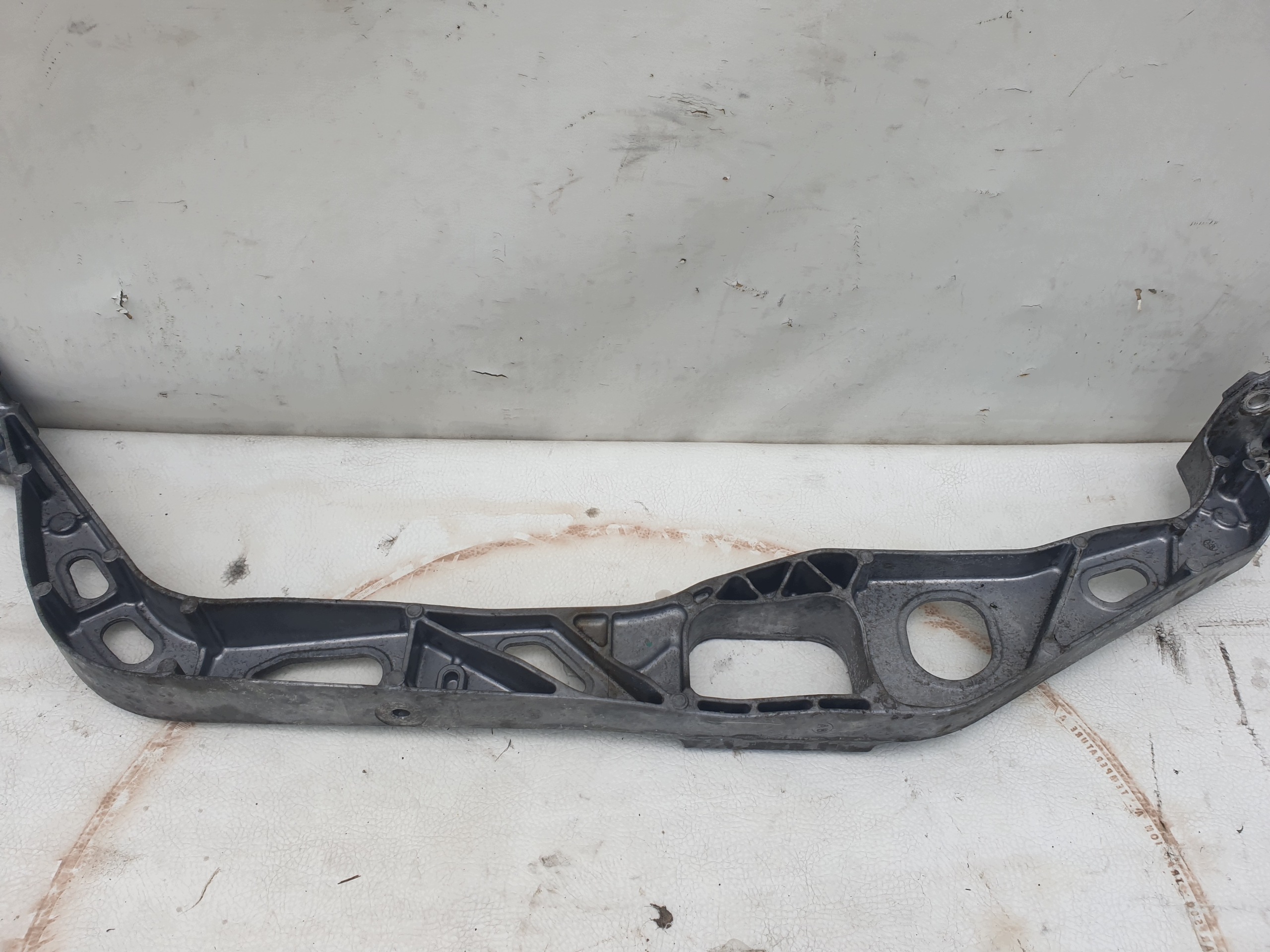 Soporte de motor delantero Audi A4 B8 8K0 2012-2015 image 3