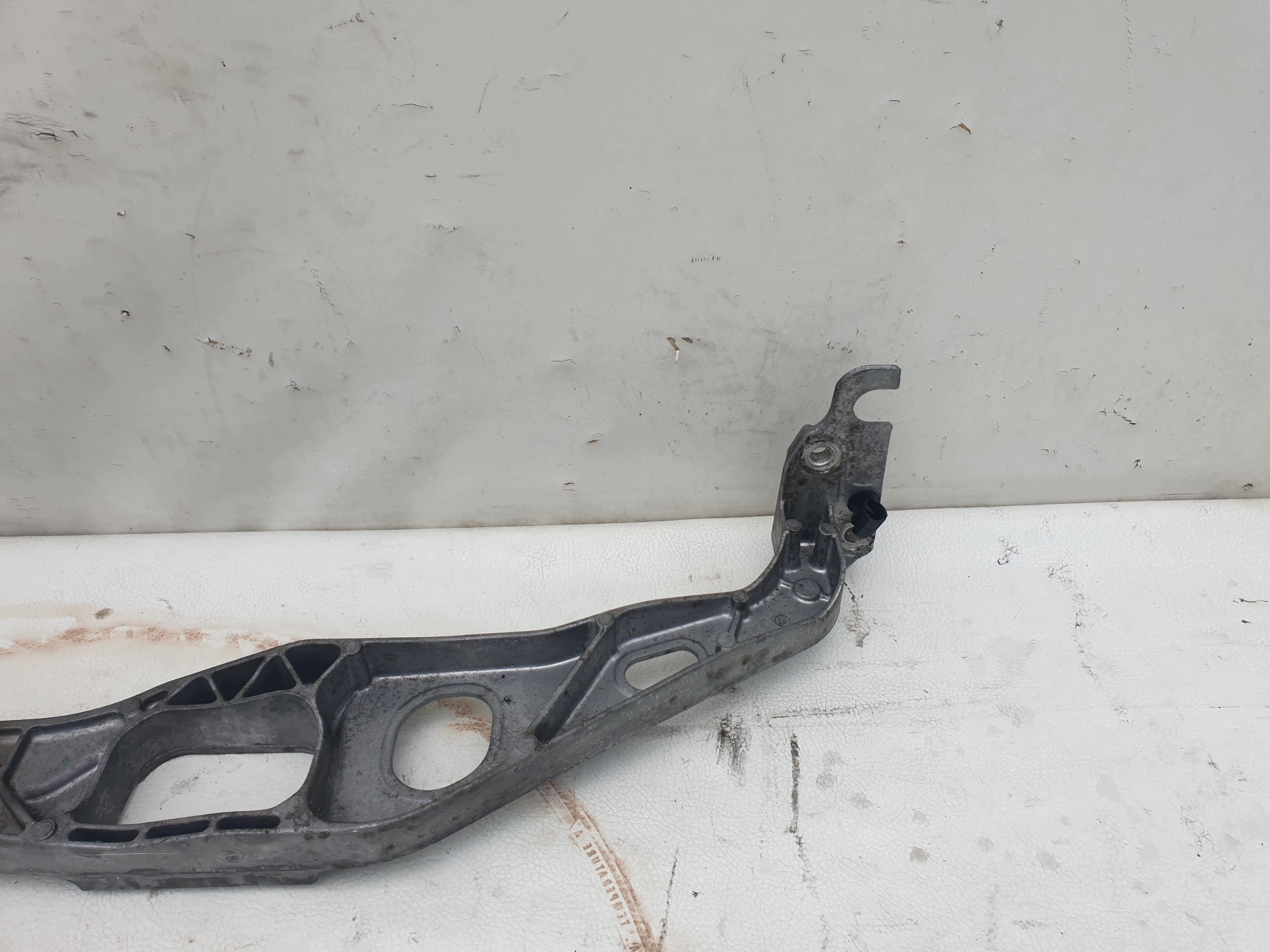 Soporte de motor delantero Audi A4 B8 8K0 2012-2015 image 4