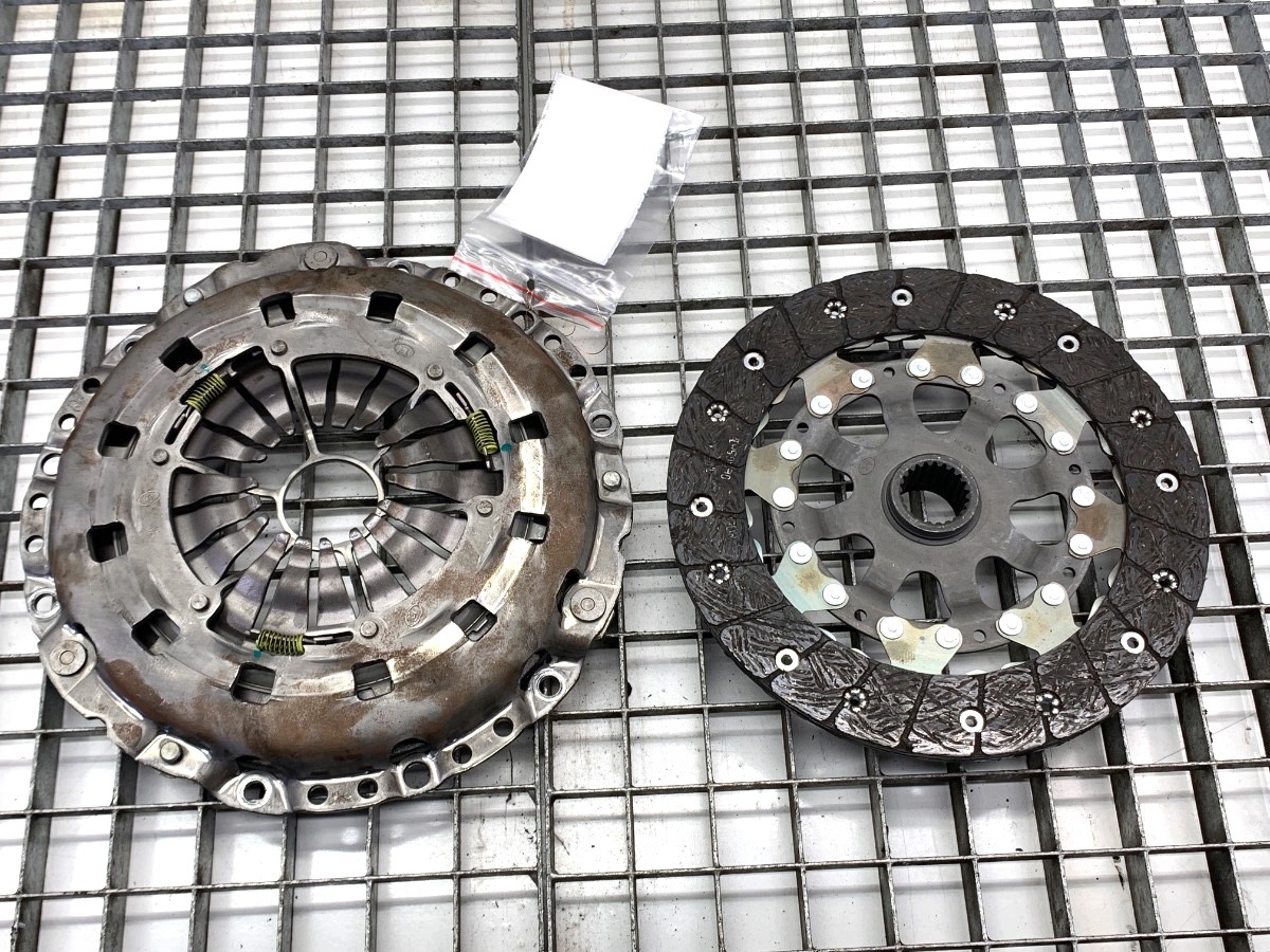 Kytkinpaketti BMW E90 2.0 129hv Käytetty