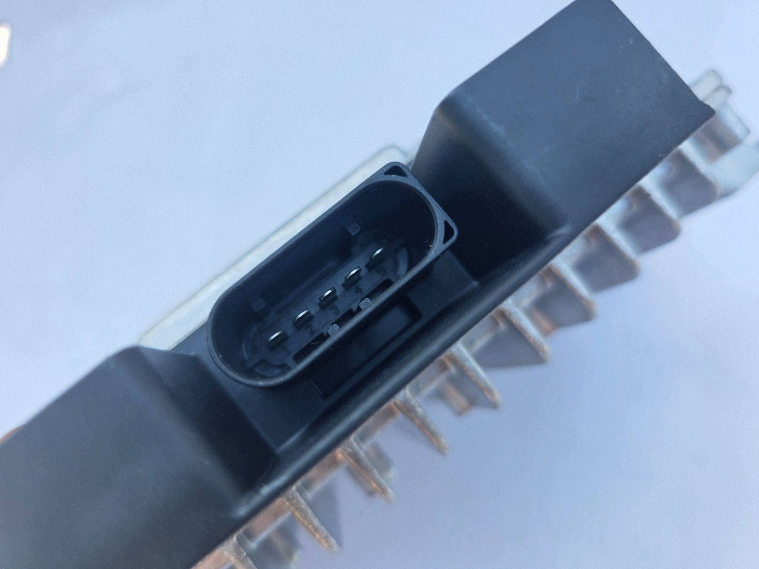 Convertisseur de tension VW Multivan T7 7T0959663 image 5