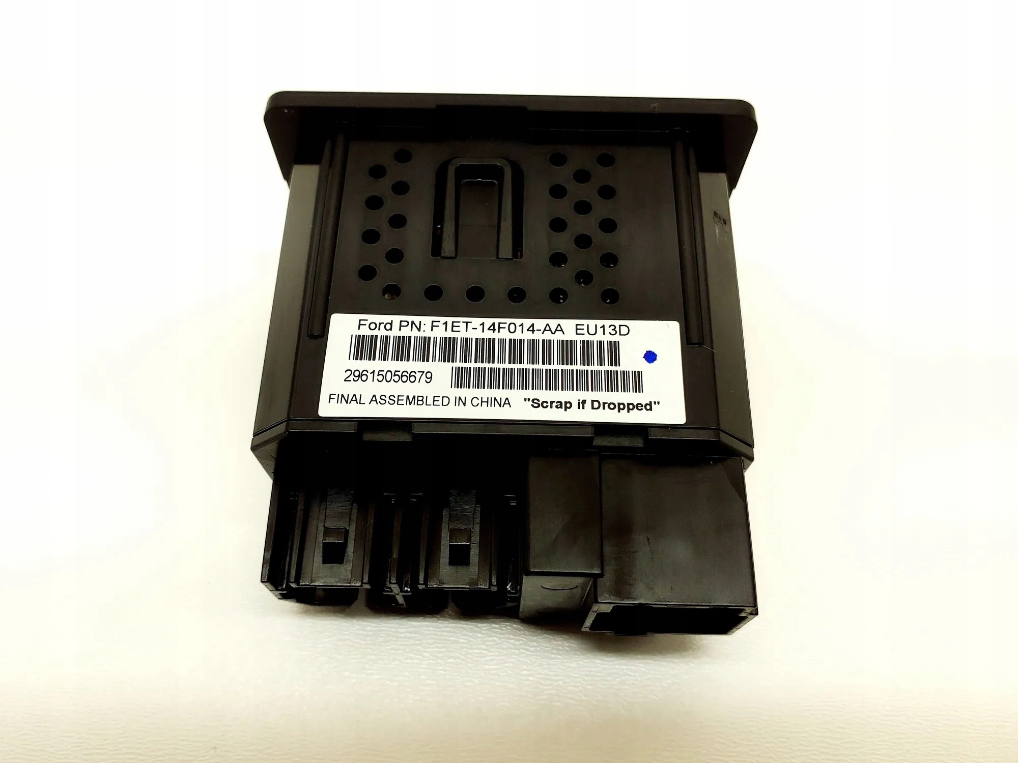 Conector multimedia AUX/USB Ford Focus III Furgon image 3
