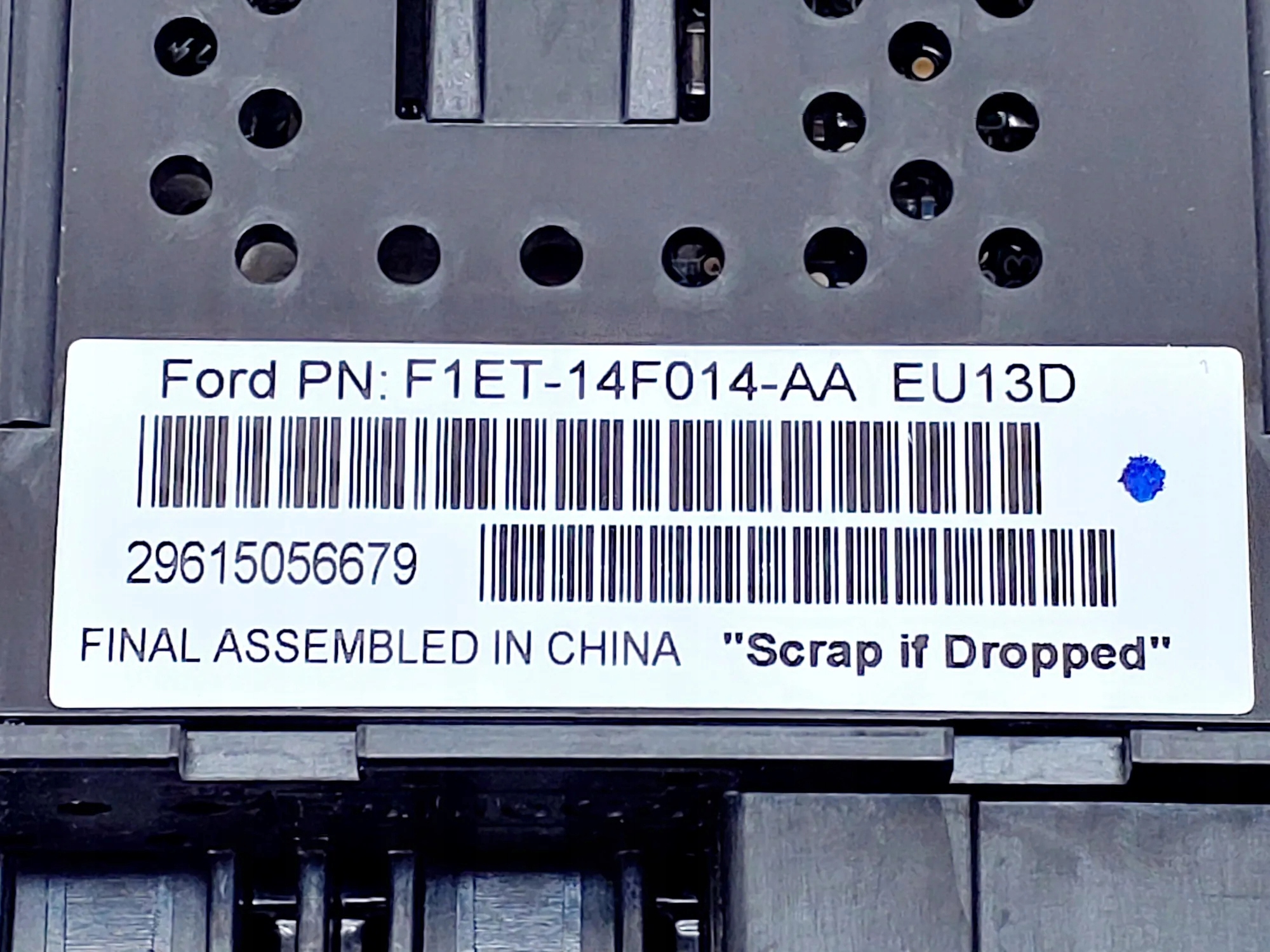 Conector multimedia AUX/USB Ford Focus III Furgon image 4