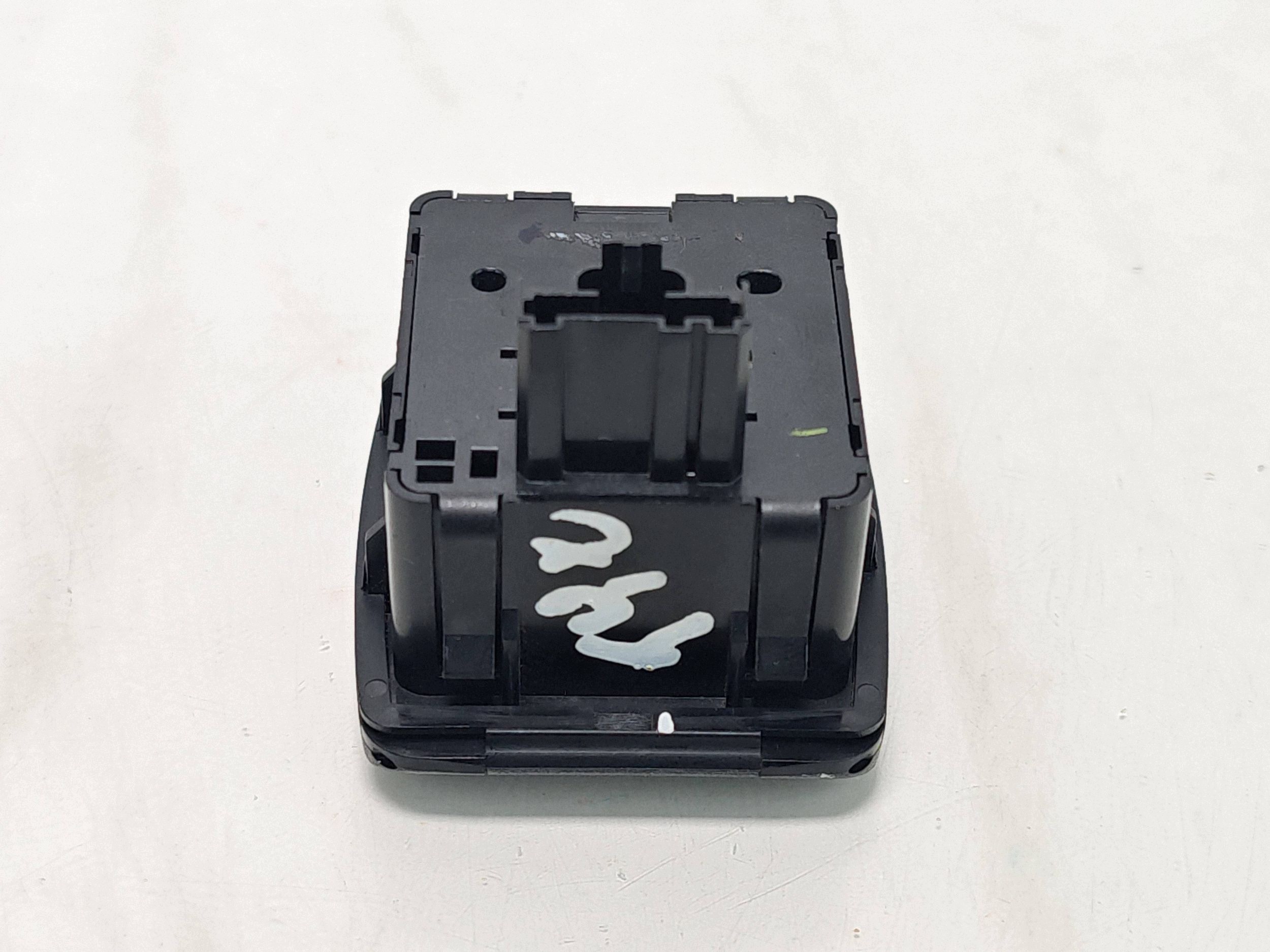 FORD EDGE MK II 2 Ladebuchse USA DS7T19G247BC image 6