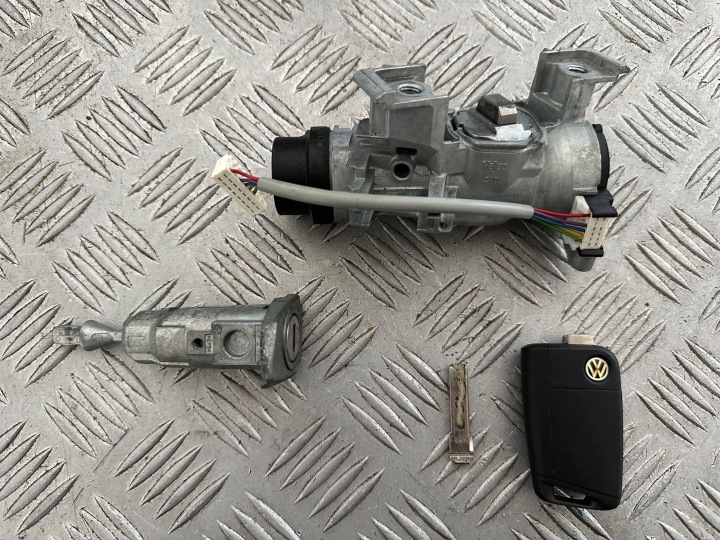 VW GOLF VII CILINDRETTO ACCENSIONE (PERNO ROTTO) 1K0905851 5G0837167