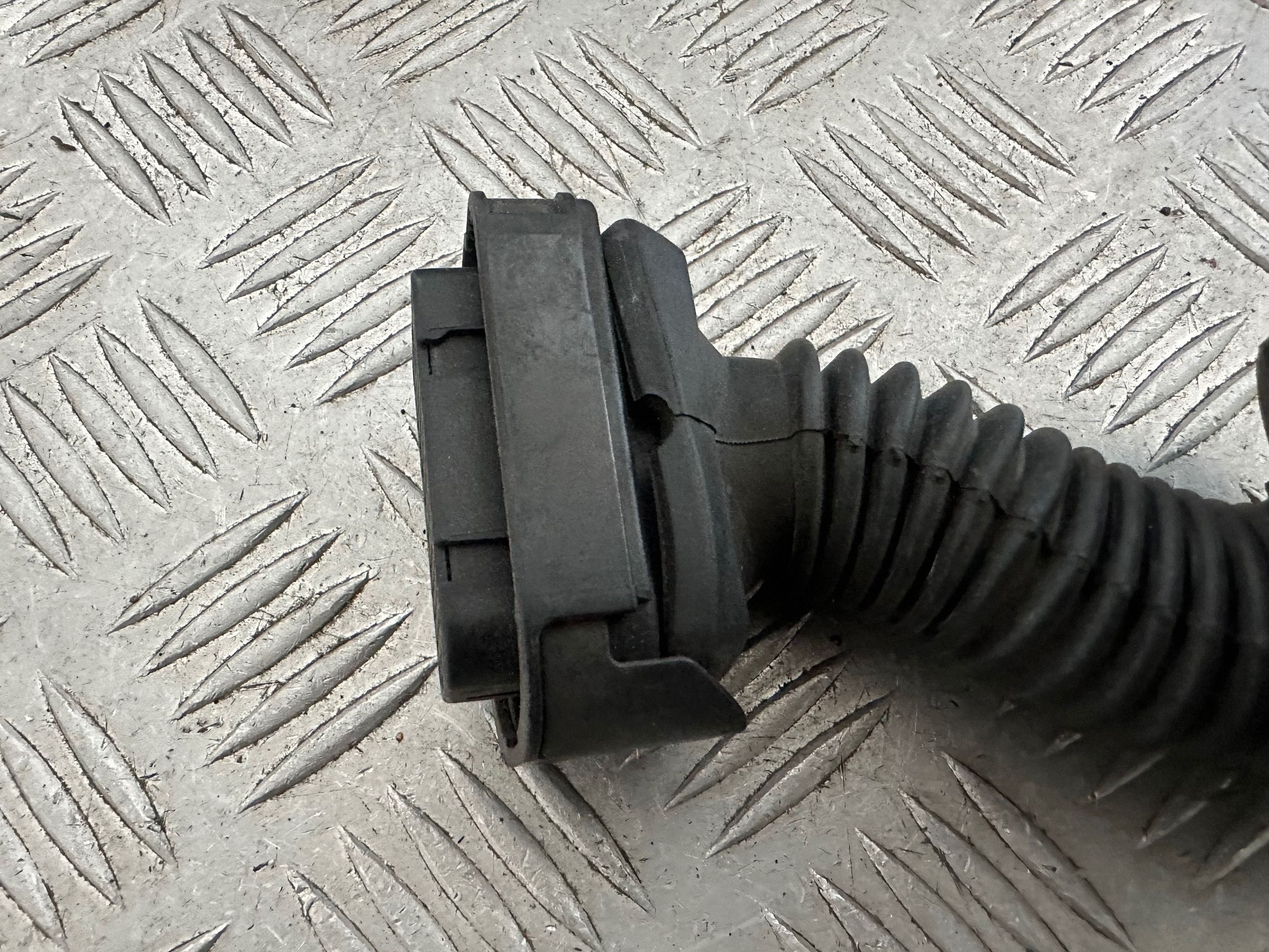 Genomföring framdörr vänster Renault Clio III image 5