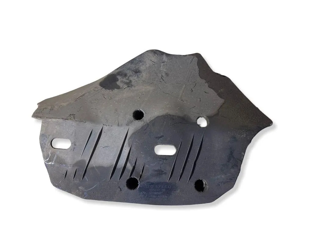 Proteção de assoalho traseira central BMW 4 Coupe F32/F82