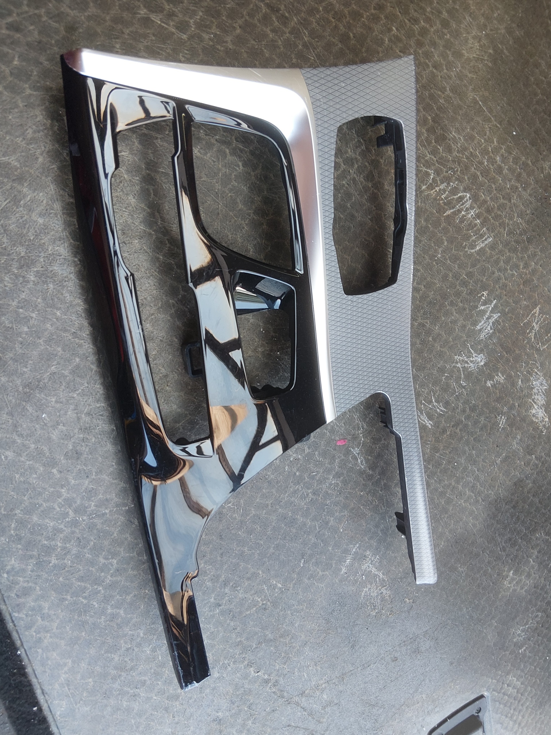 Panel consola Bmw 5 G30 G31 8071700 image 2