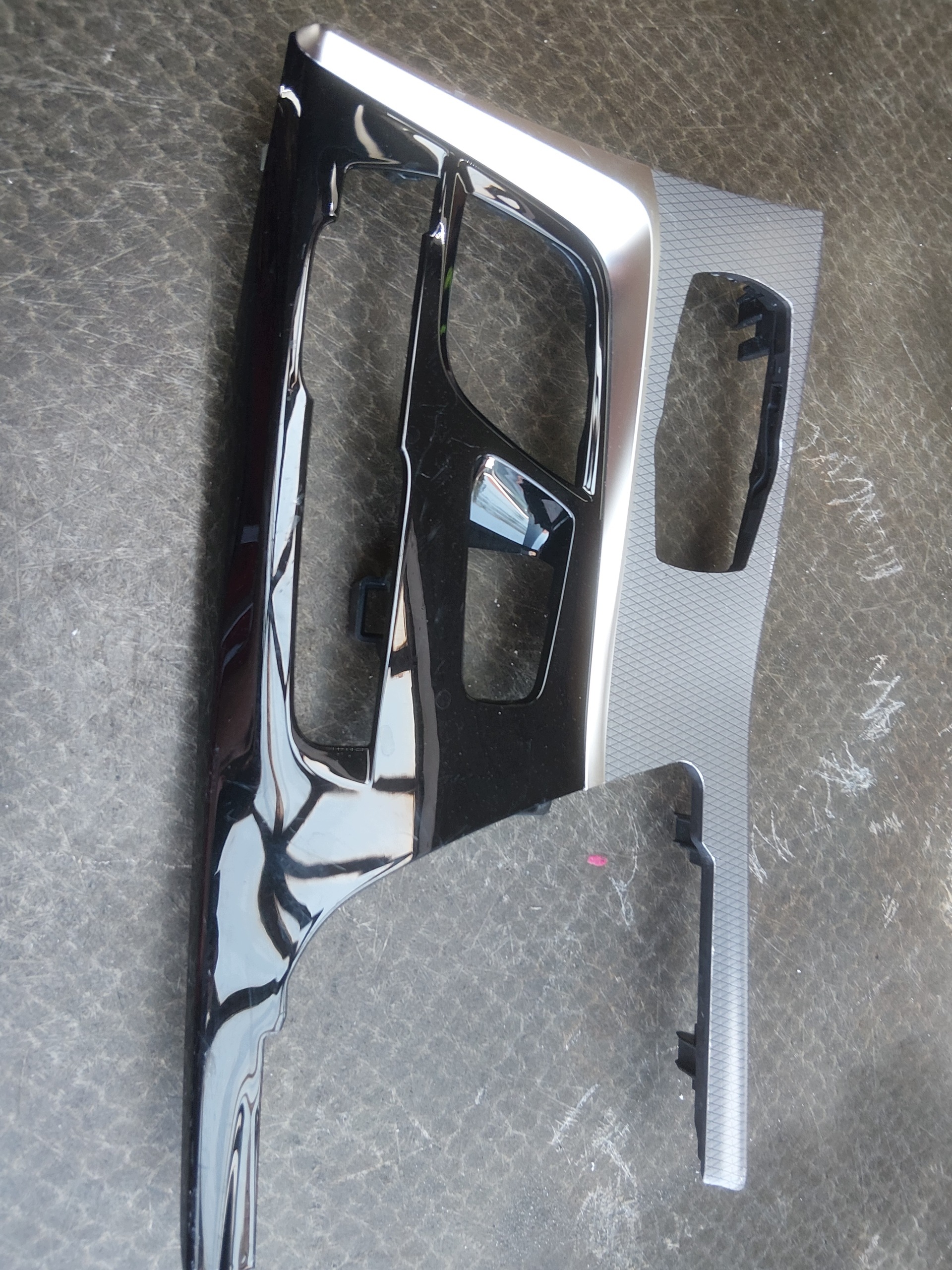 Panel consola Bmw 5 G30 G31 8071700 image 3
