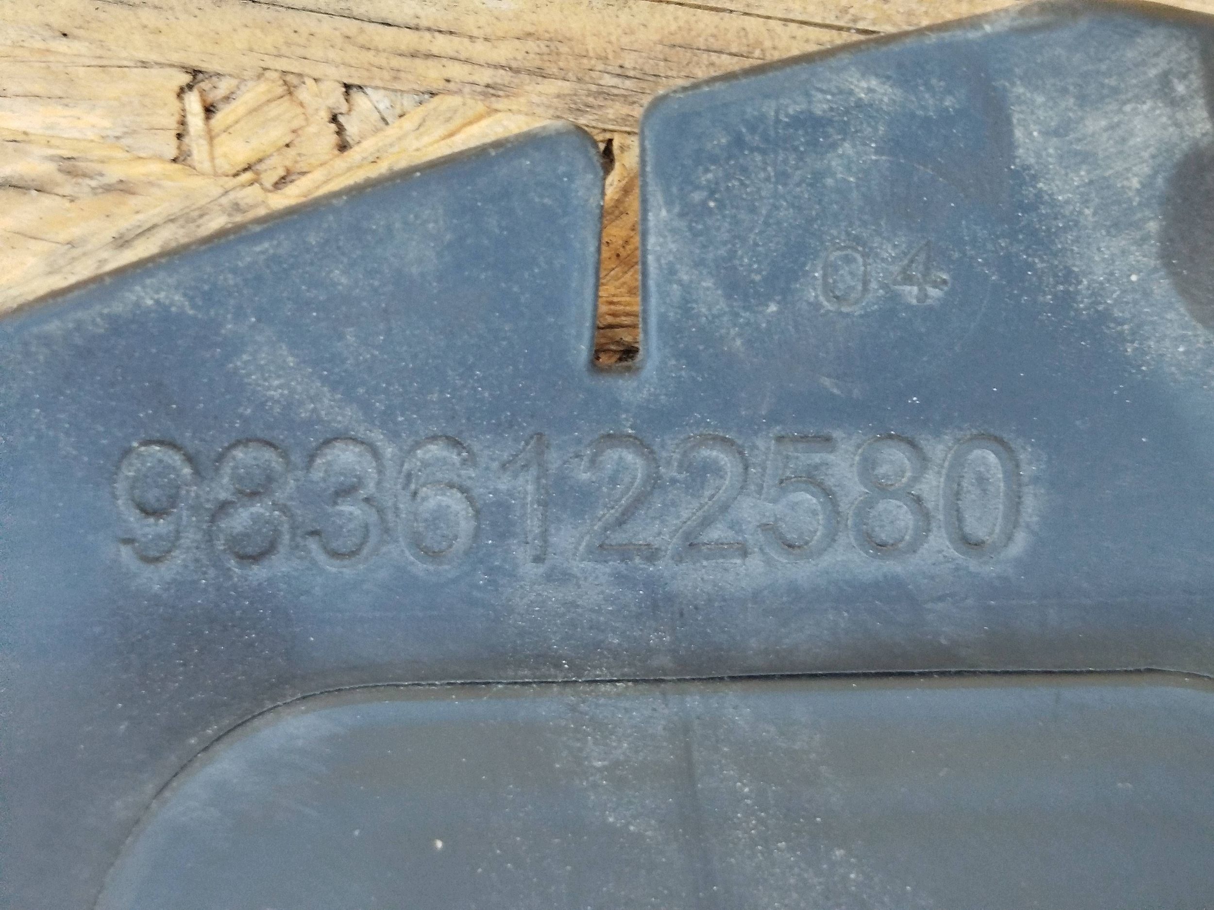 9836122580 Jäähdyttimen suojus, etu, vasen Citroen C3