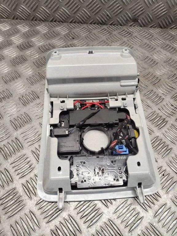 Lampada soffitto VW Audi Seat Skoda 5C6867489 usata image 3