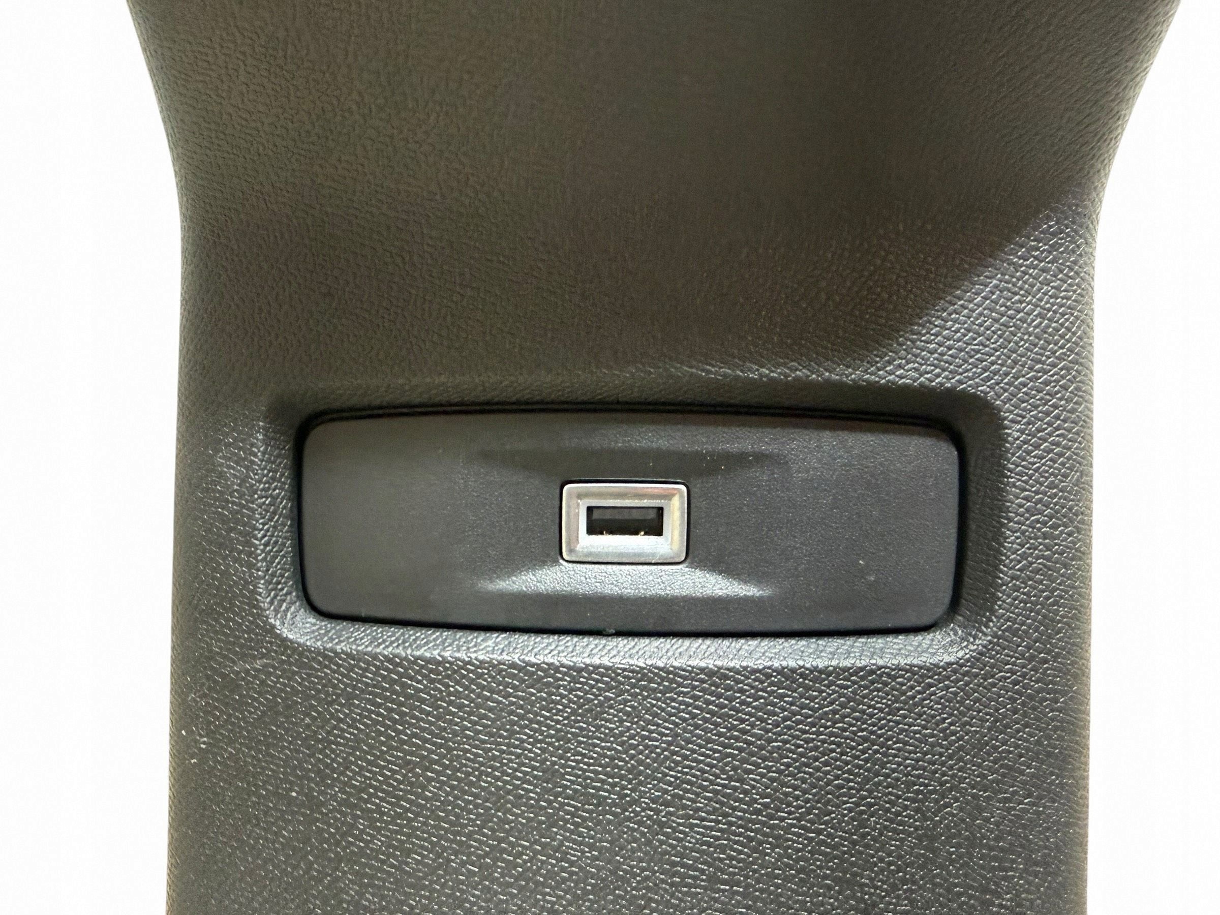Ilmastointiritilä taka C4 III 9835358380