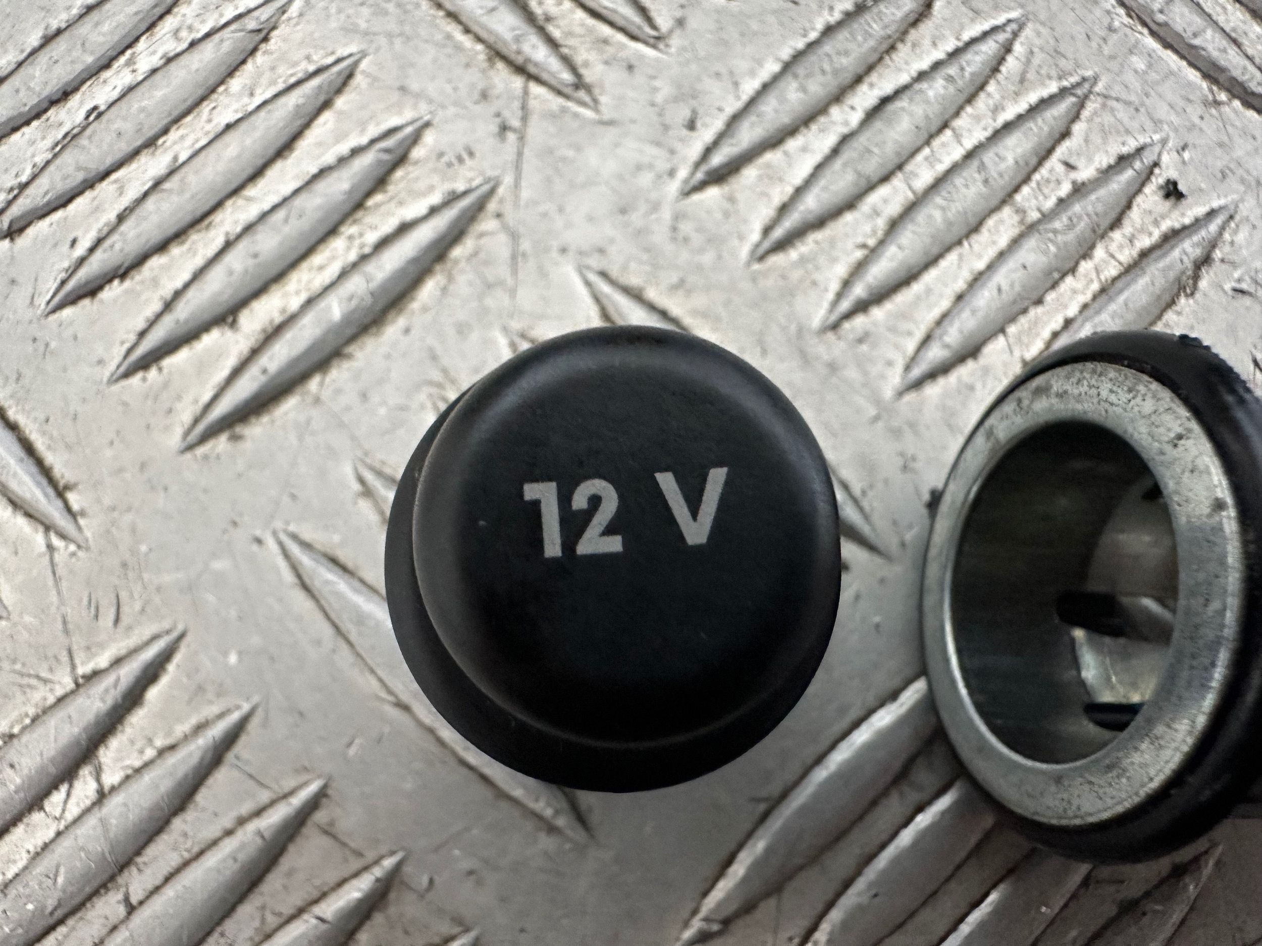 12V Steckdose vorne Skoda Octavia Mk2 1Z 1Z0925069B image 5