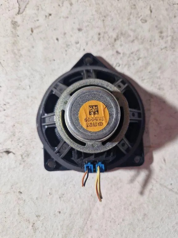 Kaiutin BMW X3 F25 takalasiin OEM 27111512125A