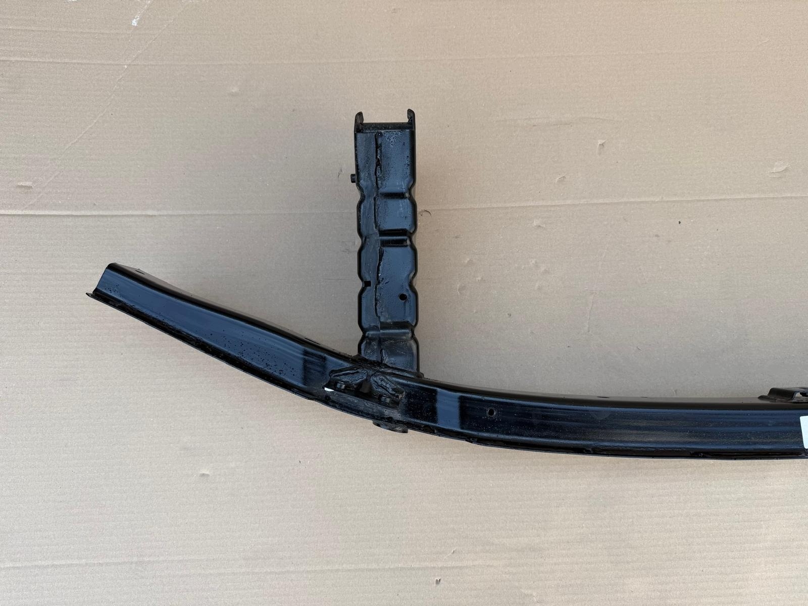 BMW 4 G22 G23 G24 G26 etupuskurin palkki