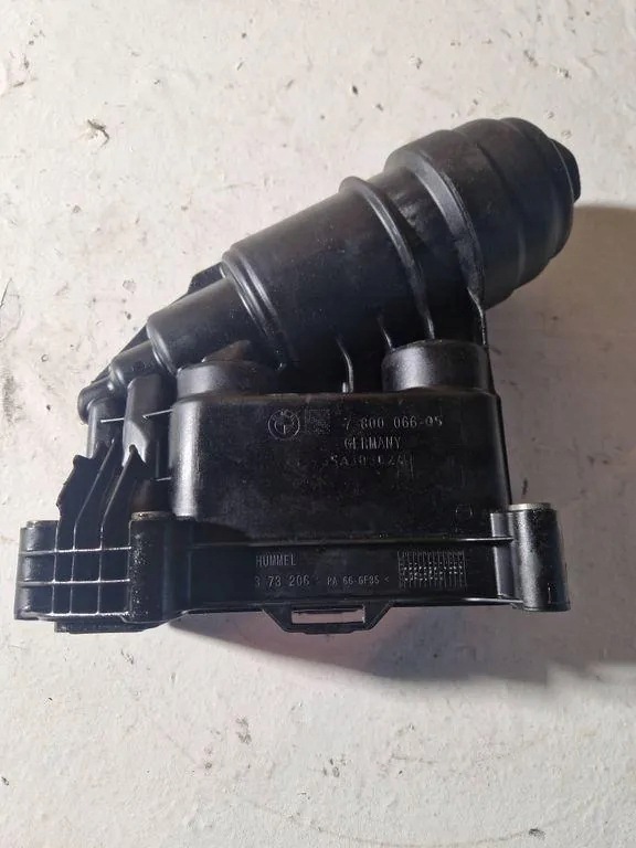 Mocowanie filtra oleju BMW 7 (F01, F02) 435A303624