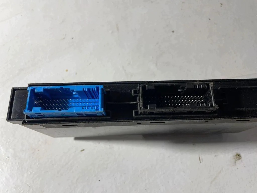 Módulo de confort BMW 3 E90 520394E01 usado image 3