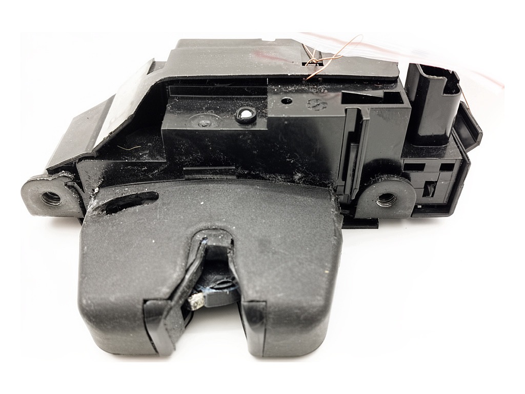 Opel Frontera Rear Tailgate Latch Used