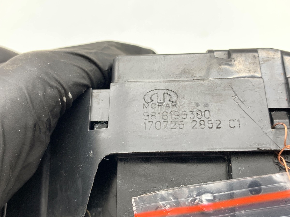 Bakluckelås Opel Frontera SUV Begagnad image 4