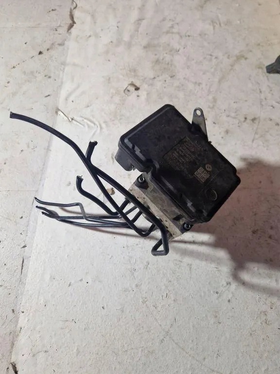 ABS Pump BMW 3 (E90) 3.0L 2011 OEM 10061934061 image 2