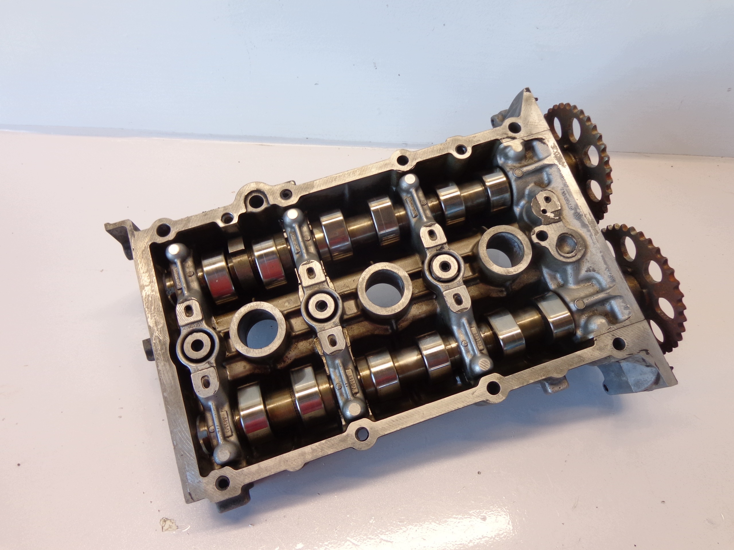 Coperchio valvole VW Polo 4 1.2 12V usato 03E103475Q image 8