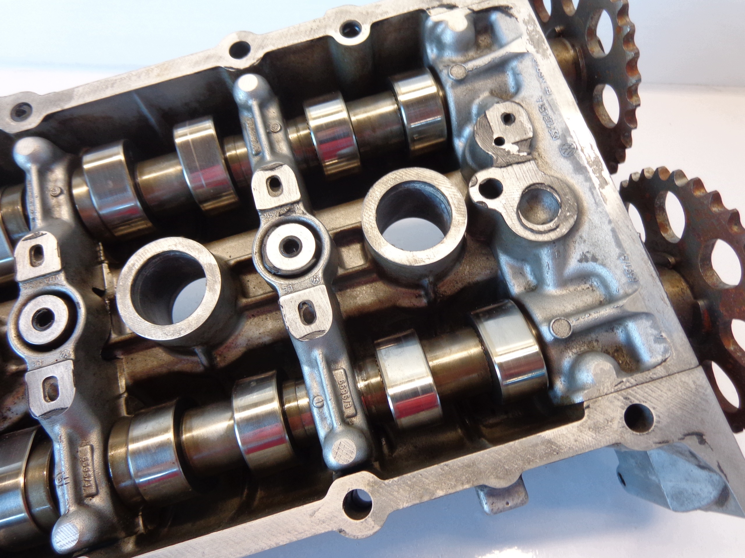 Coperchio valvole VW Polo 4 1.2 12V usato 03E103475Q image 10