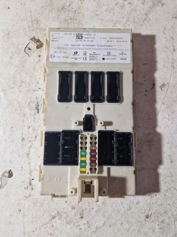 BMW 3 (F30, F80) Komfortmodul KS90212 Diesel 165kW 2015 image 2