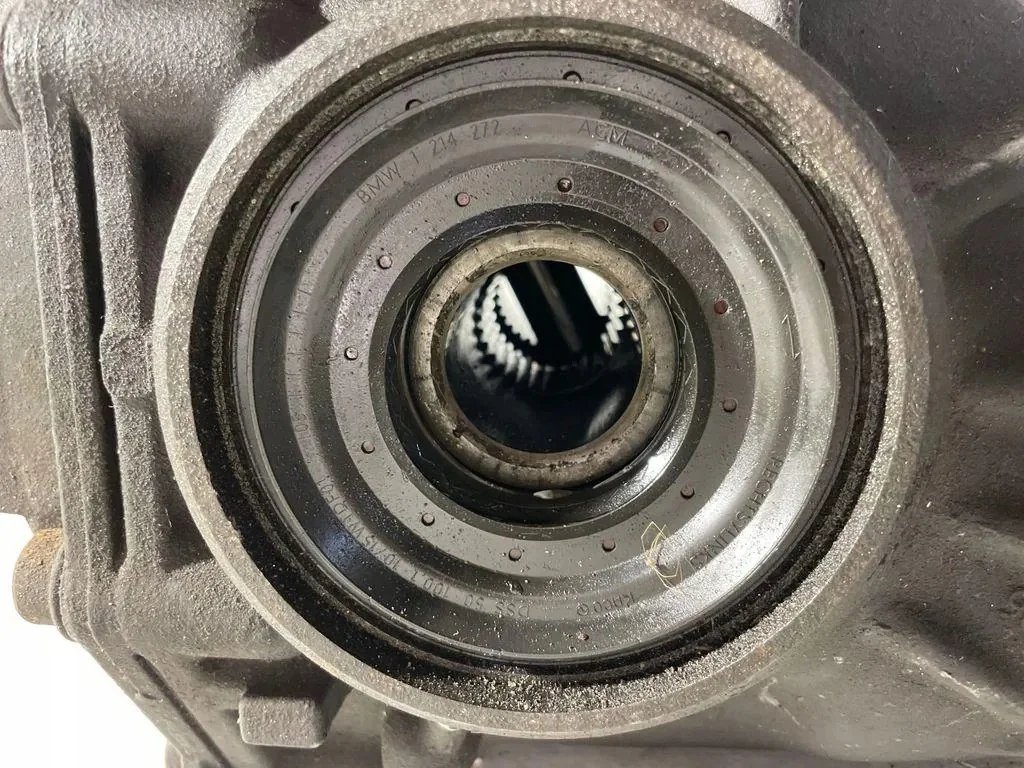 Takatasauspyörästö BMW 5 F11 3.0D 190kW