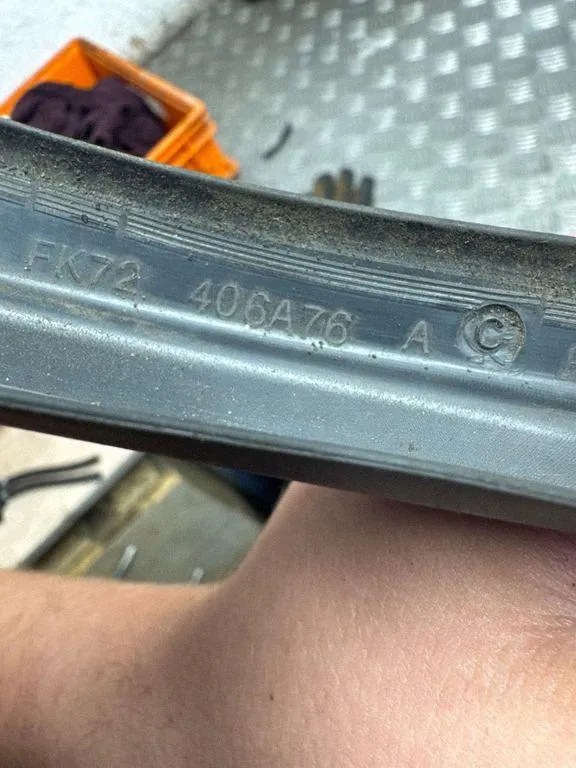 Land Rover Discovery Sport 2017 Heckklappenverkleidung OEM FK72406A76AC image 3