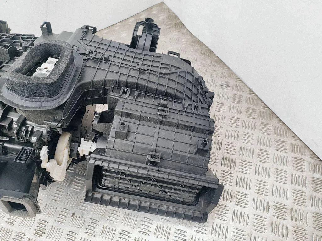 Verwarmingseenheid Toyota Yaris CZ4433509104 image 4