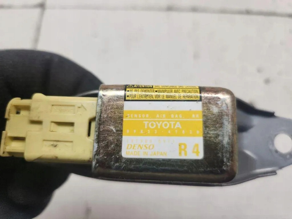 Toyota Prius II sensor 89834-47020 image 3