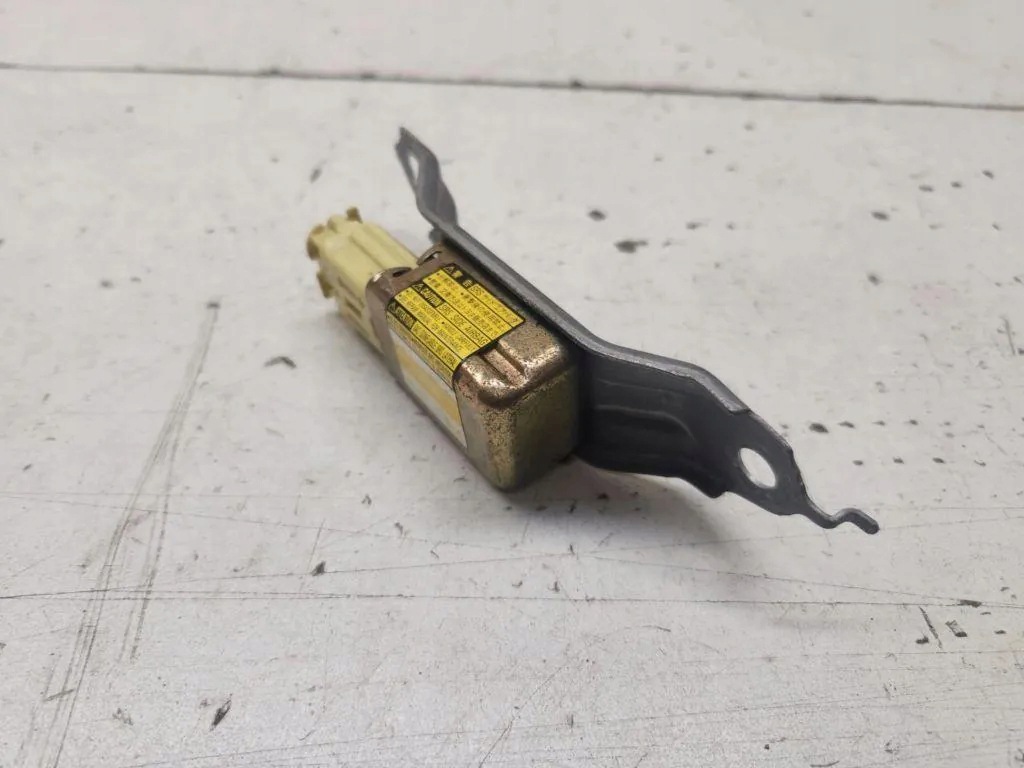 Toyota Prius II sensor 89834-47020 image 4