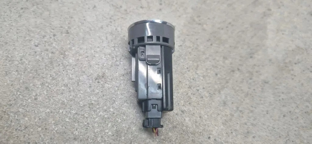 Start/Stop-painike Toyota Auris (_E15_) 15A8544 2.2 D-4D 130kW 2007