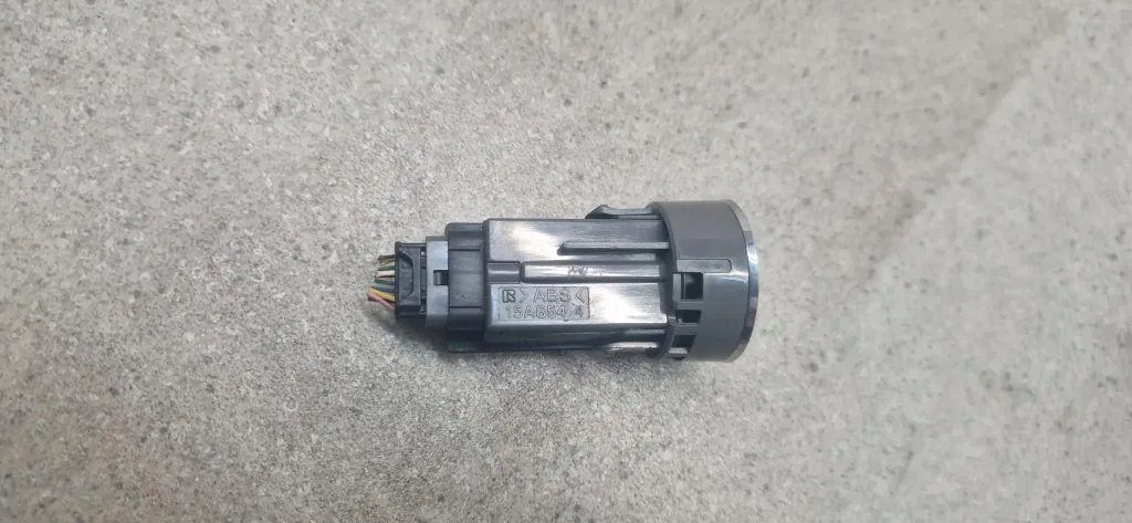 Bouton Start/Stop Toyota Auris (_E15_) 15A8544 2.2 D-4D 130kW 2007 image 4