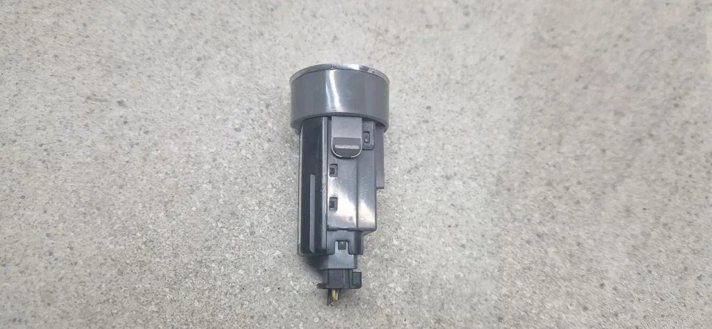 Bouton Start/Stop Toyota Auris (_E15_) 15A8544 2.2 D-4D 130kW 2007 image 5