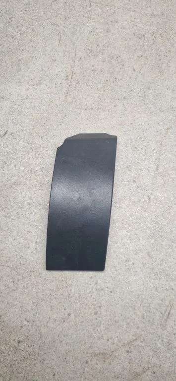 Toyota RAV 4 (XA50) 2018 linke Seite Zierleiste unter Rückleuchte OEM 8149842010