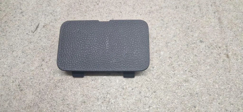 Tapa Maletero Toyota 6776642020 Usado 2020 image 3