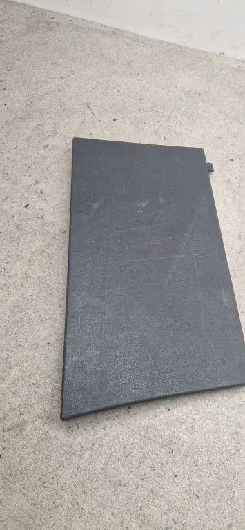 Cache latéral coffre RAV4 V droit OEM 4584162070 image 2