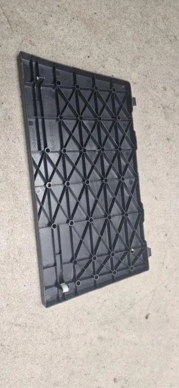 Cache latéral coffre RAV4 V droit OEM 4584162070 image 3