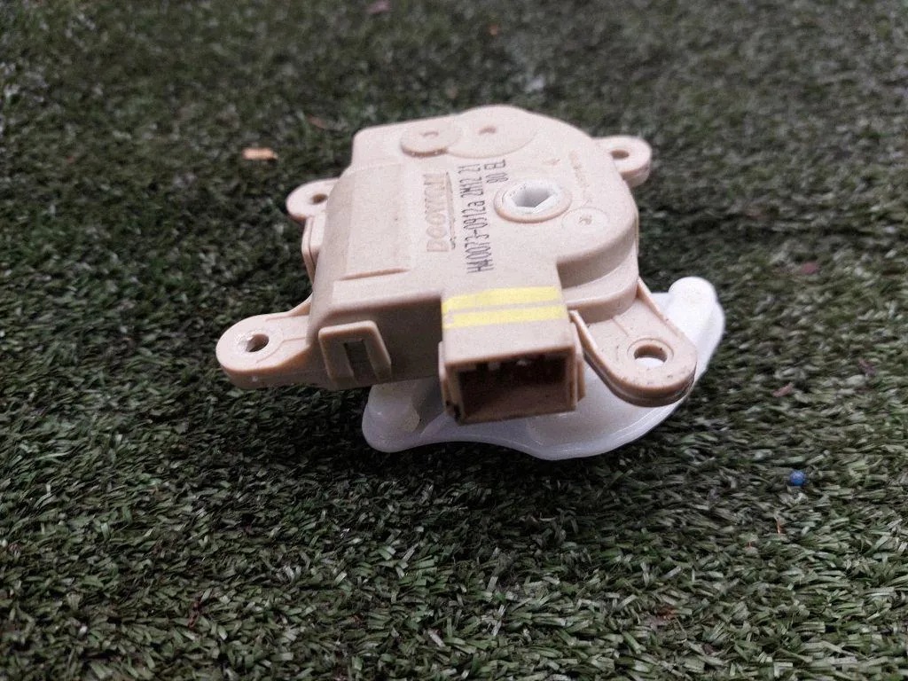 Motor de aletas colector KIA 2M12 2023 image 8