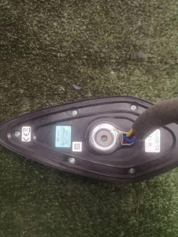 Relings KIA 96210A1300A usados 2023 image 5