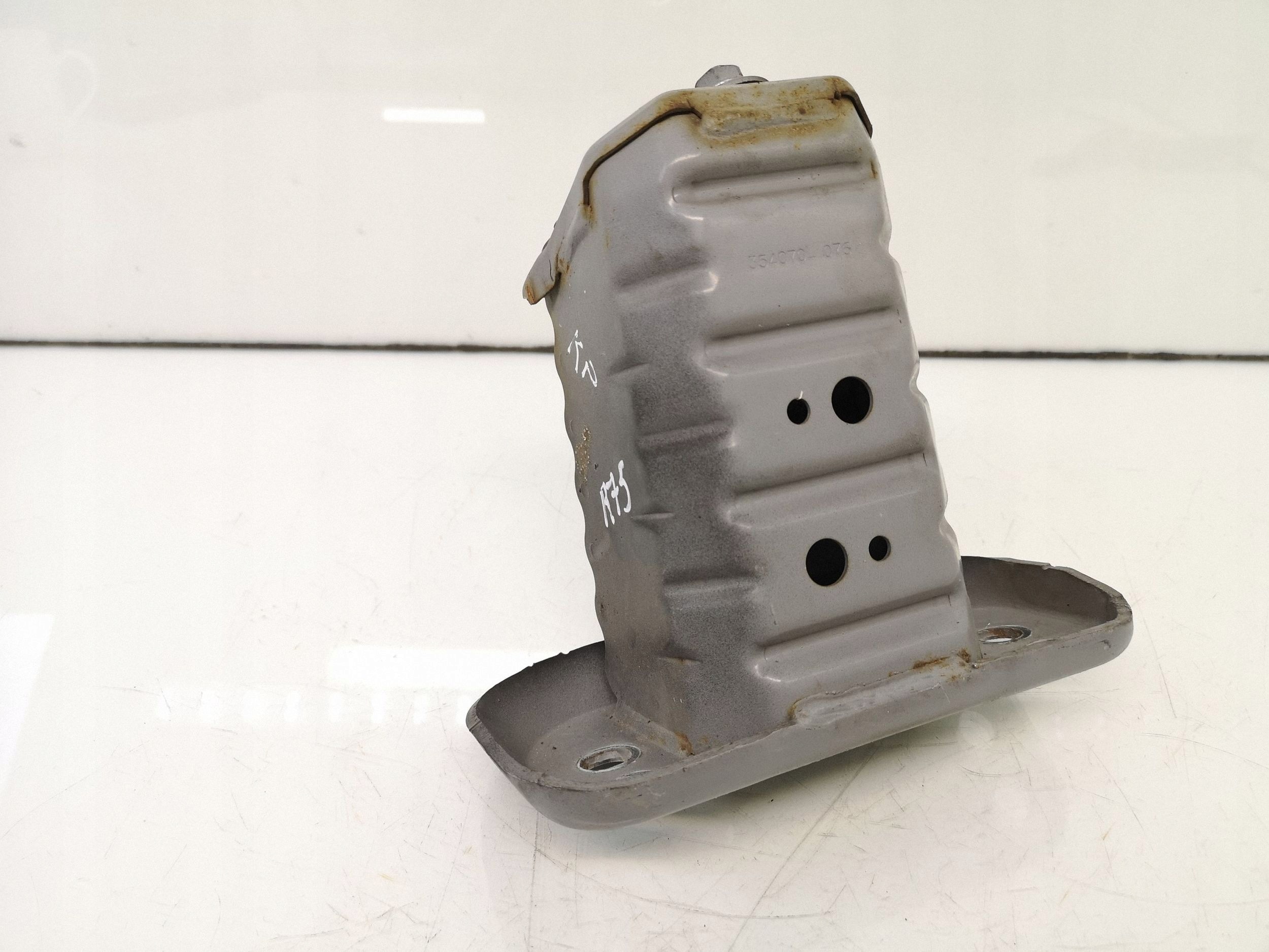 Toyota Yaris 2006 Etupuskurin iskunvaimennin 354040L085