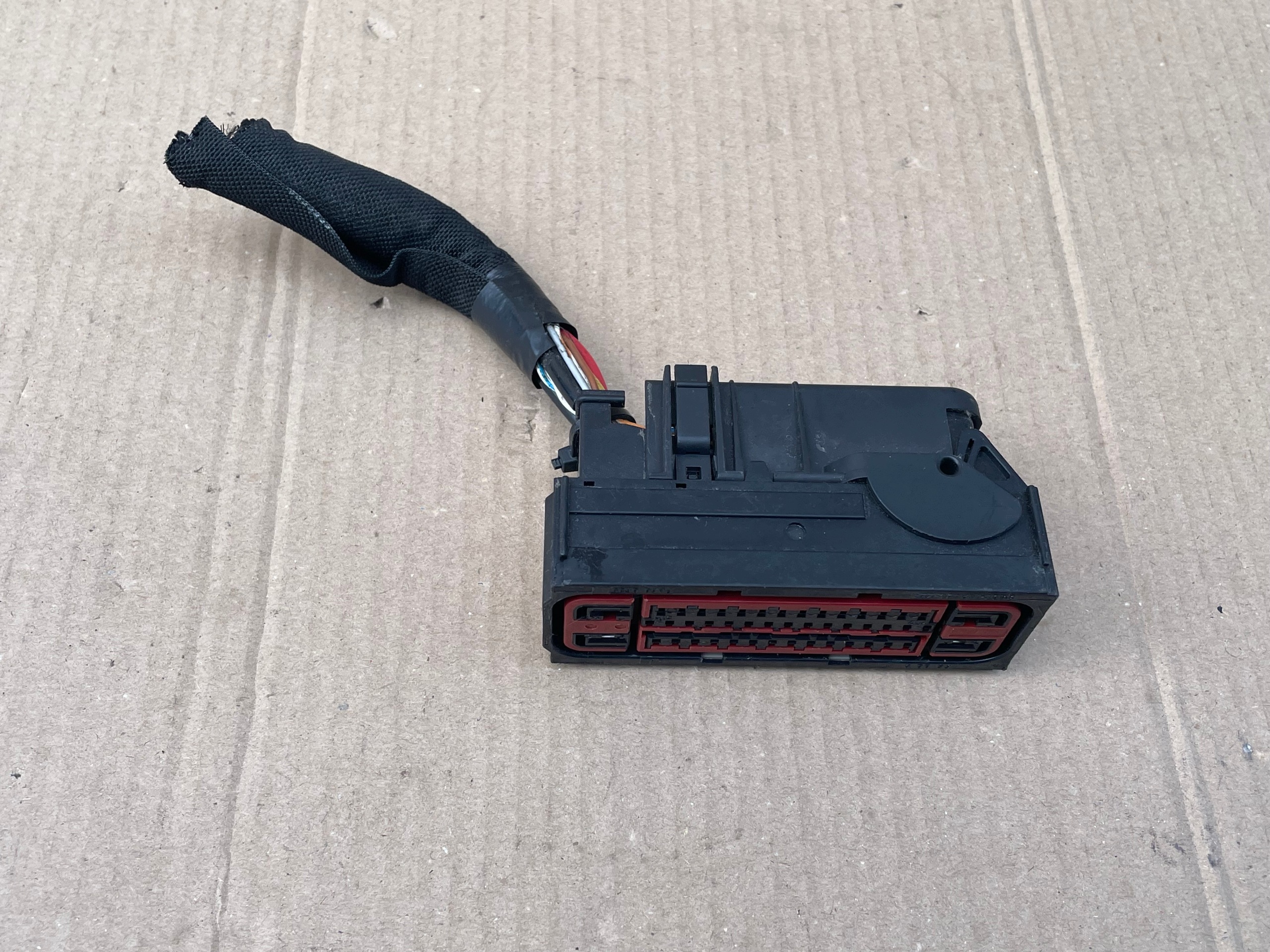 FORD FOCUS MK3 Connecteur Pompe ABS image 2
