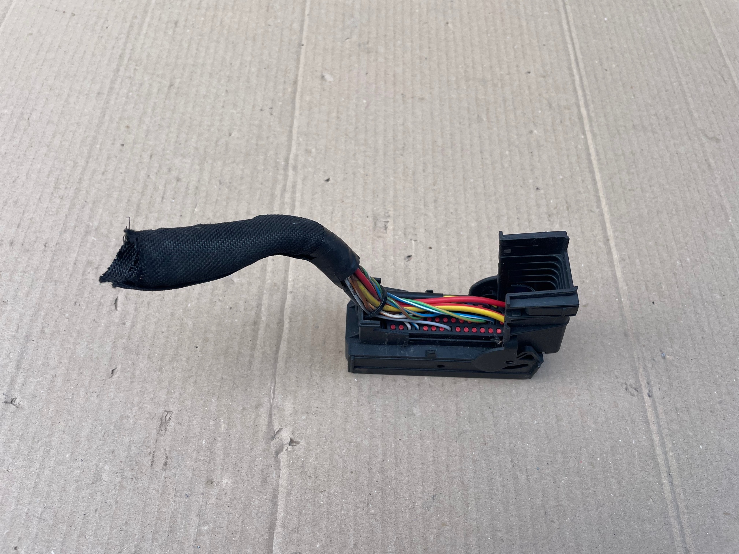 FORD FOCUS MK3 Connecteur Pompe ABS image 3