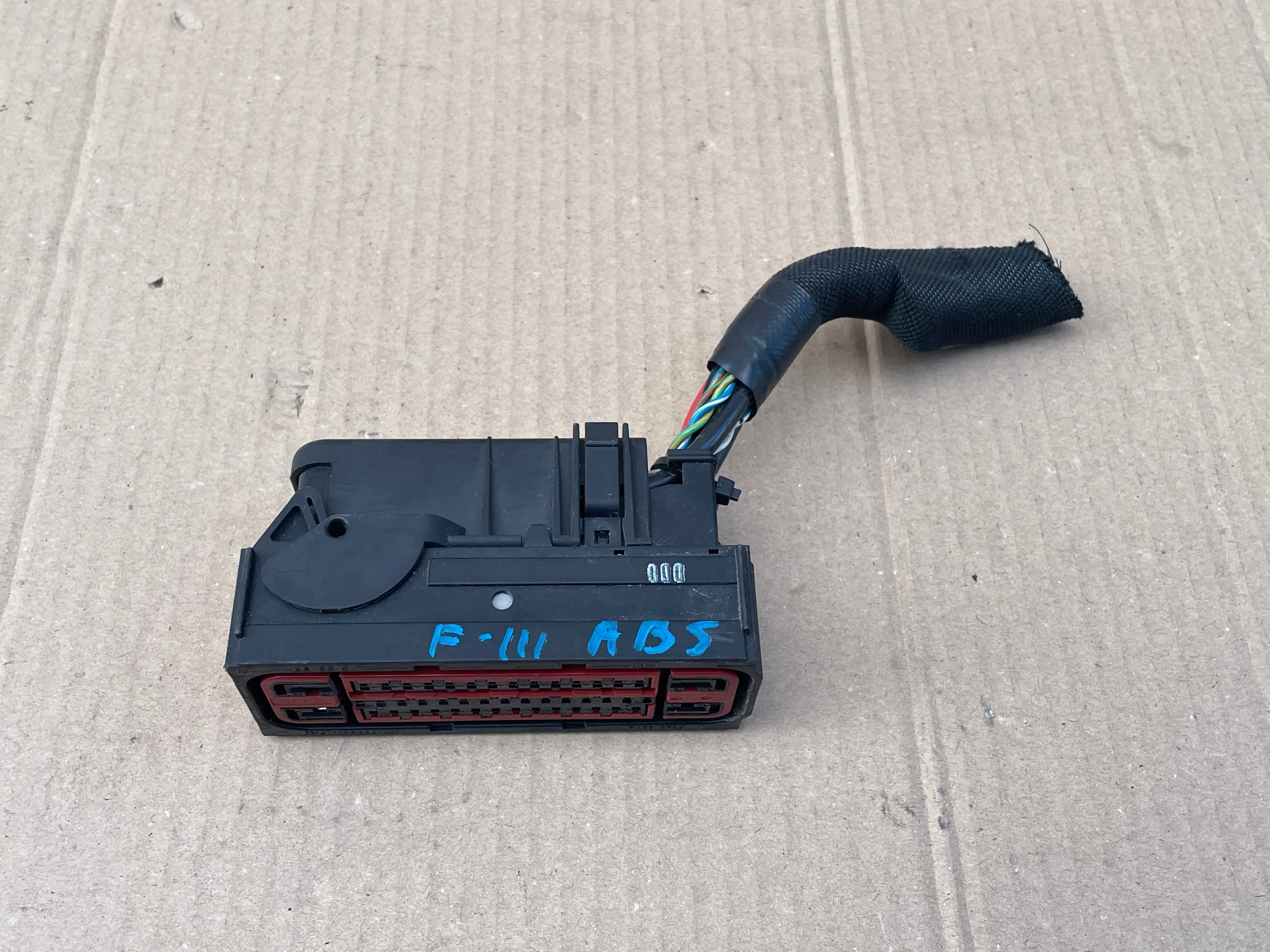 FORD FOCUS MK3 Connecteur Pompe ABS image 7