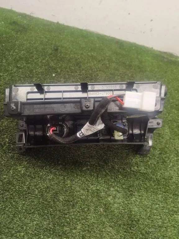 Prise 12V KIA XCEED (CD) 84682J7900 image 3