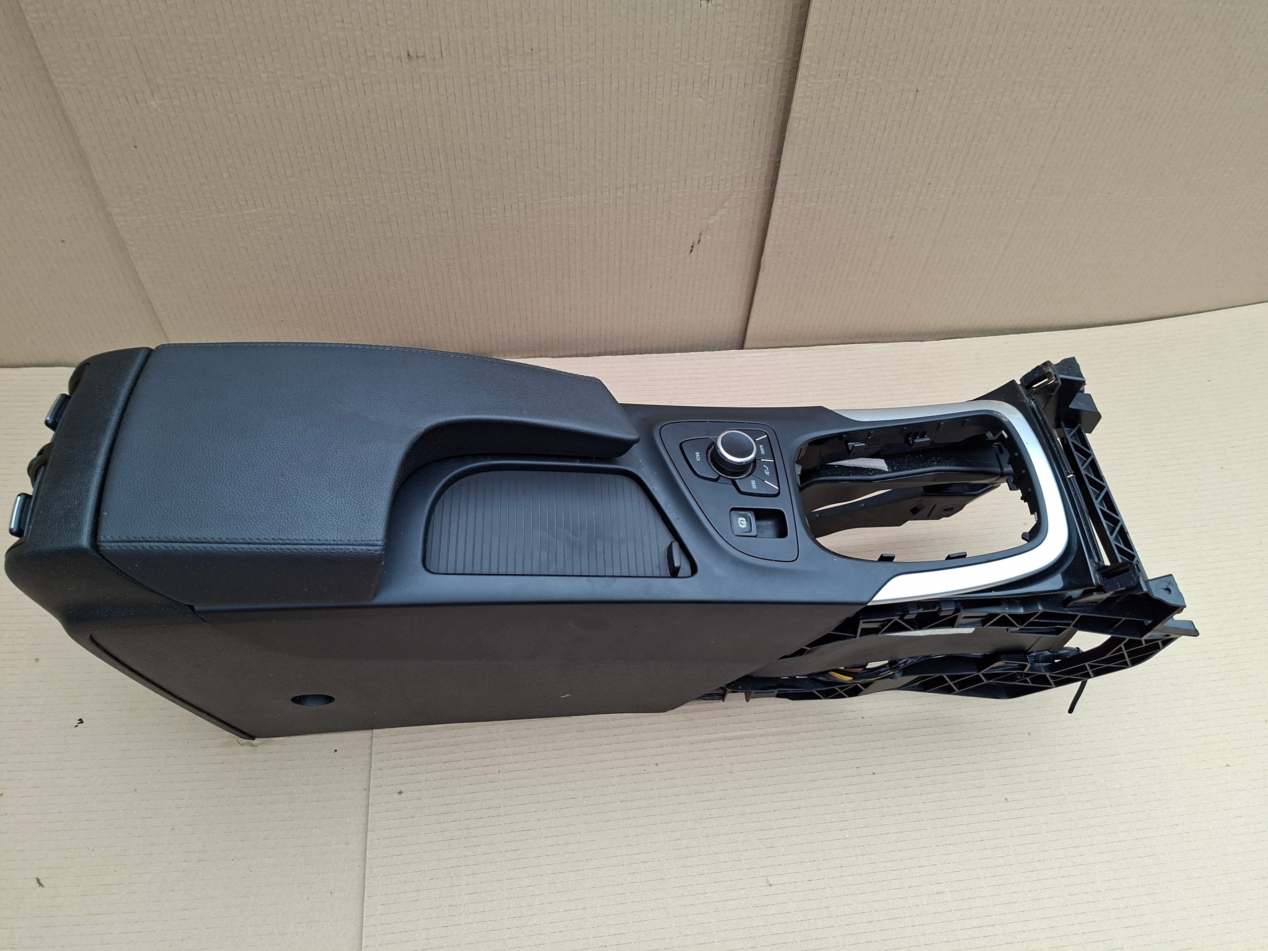 Accoudoir Opel Insignia A 2011 Break image 2
