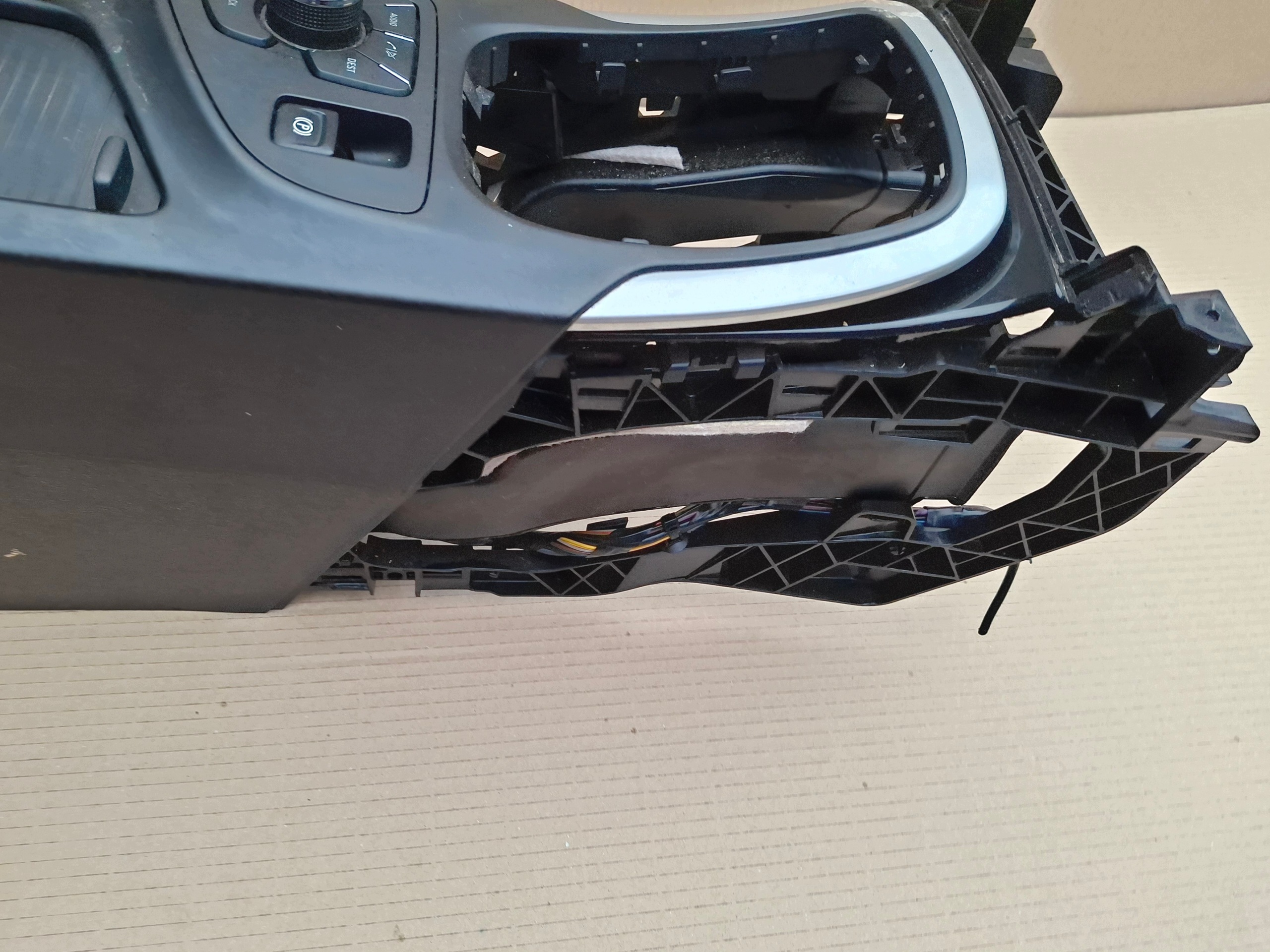 Accoudoir Opel Insignia A 2011 Break image 4