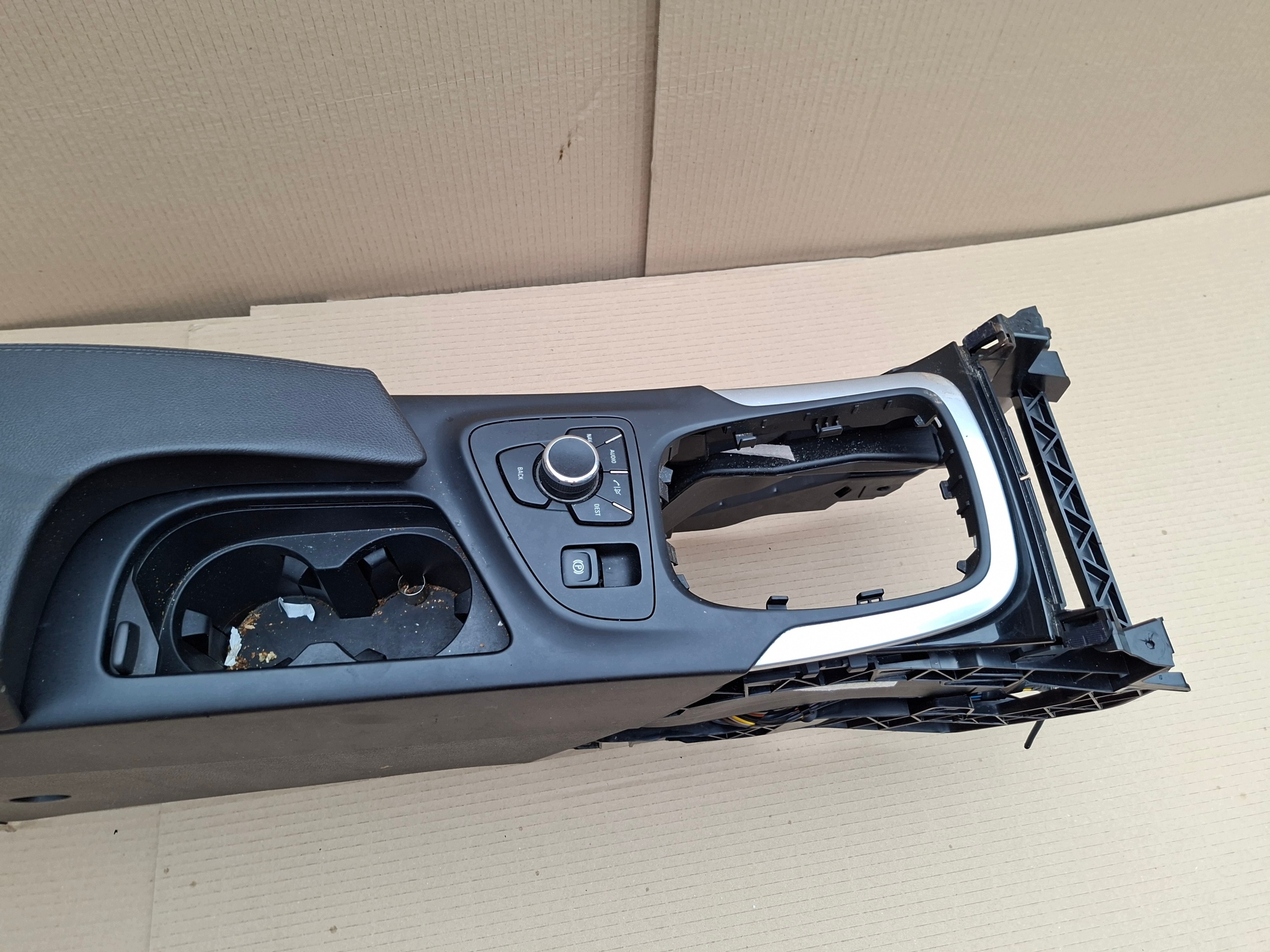 Accoudoir Opel Insignia A 2011 Break image 9