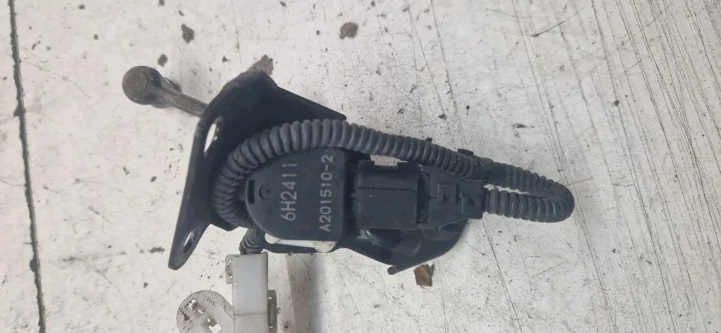 Sensor de Nível Dianteiro Direito Mitsubishi Outlander III image 6