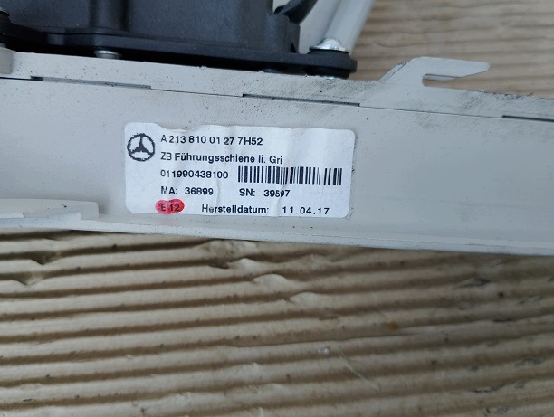 Führungsschiene Kofferraumrollo Mercedes W213 A2138100127 image 7